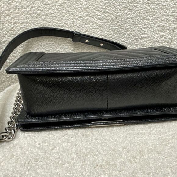 Chanel Medium Boy Bag - Picture 2 of 8